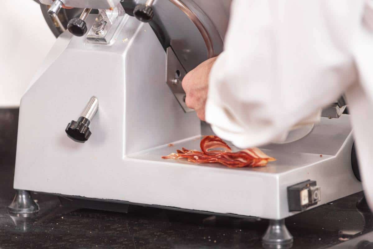 Couper de la viande