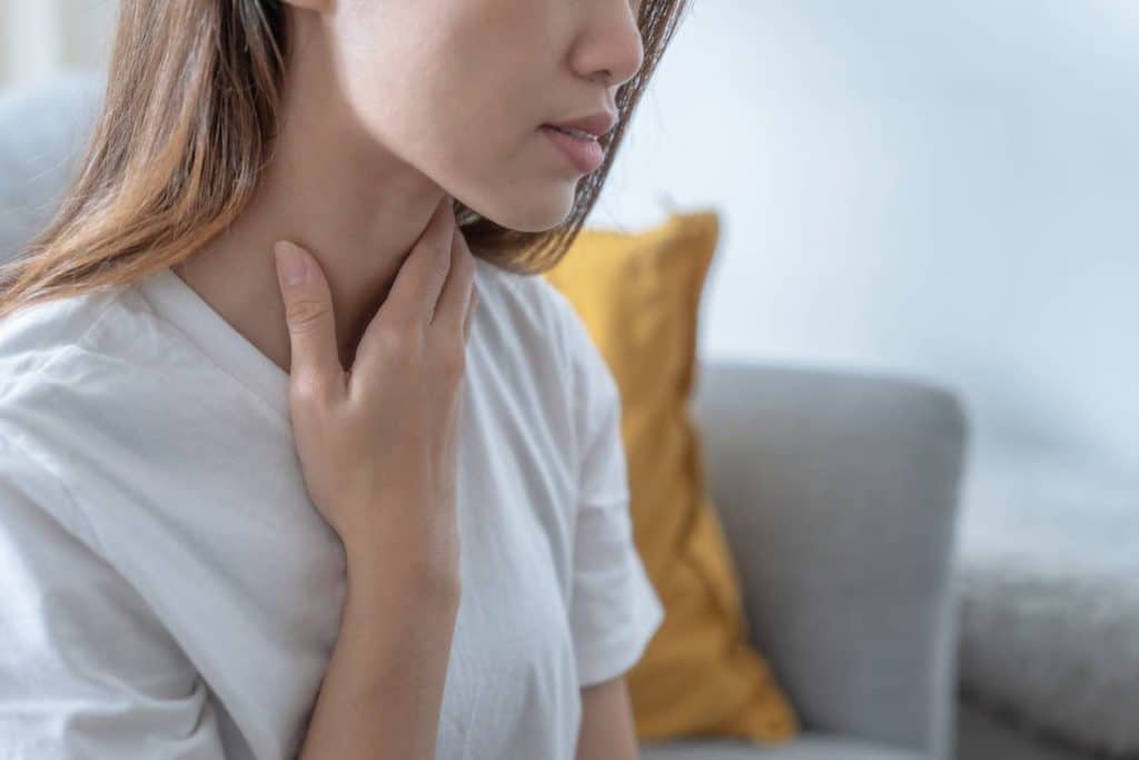 irritation gorge symptôme douleur causes soulager