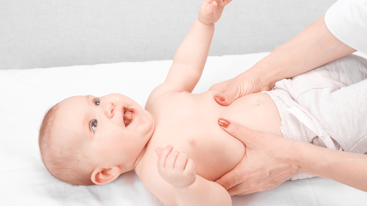 kinésithérapie respiratoire pédiatrique : enfant bénéficiant d'une séance de kiné respiratoire